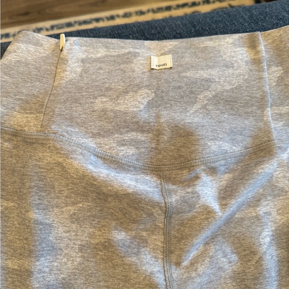 Vuori Women's Gray Camouflage Leggings - Picture 2 of 9